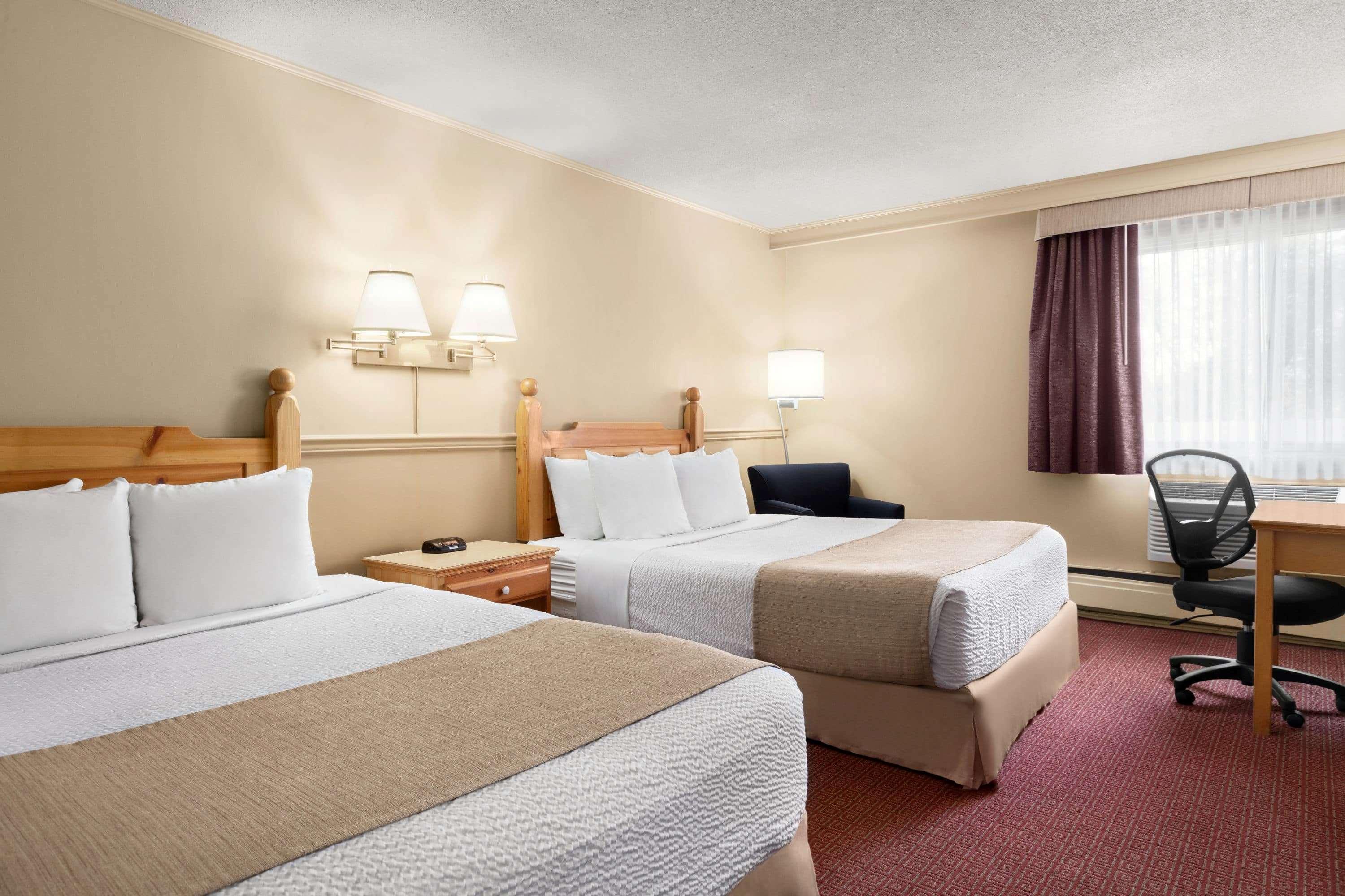 ווייטהורס Quality Inn & Suites מראה חיצוני תמונה