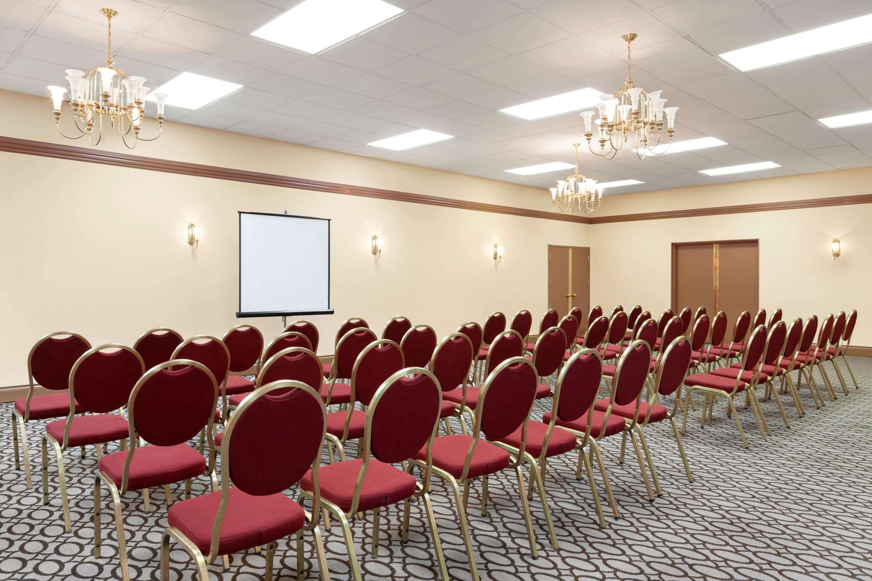 ווייטהורס Quality Inn & Suites מראה חיצוני תמונה
