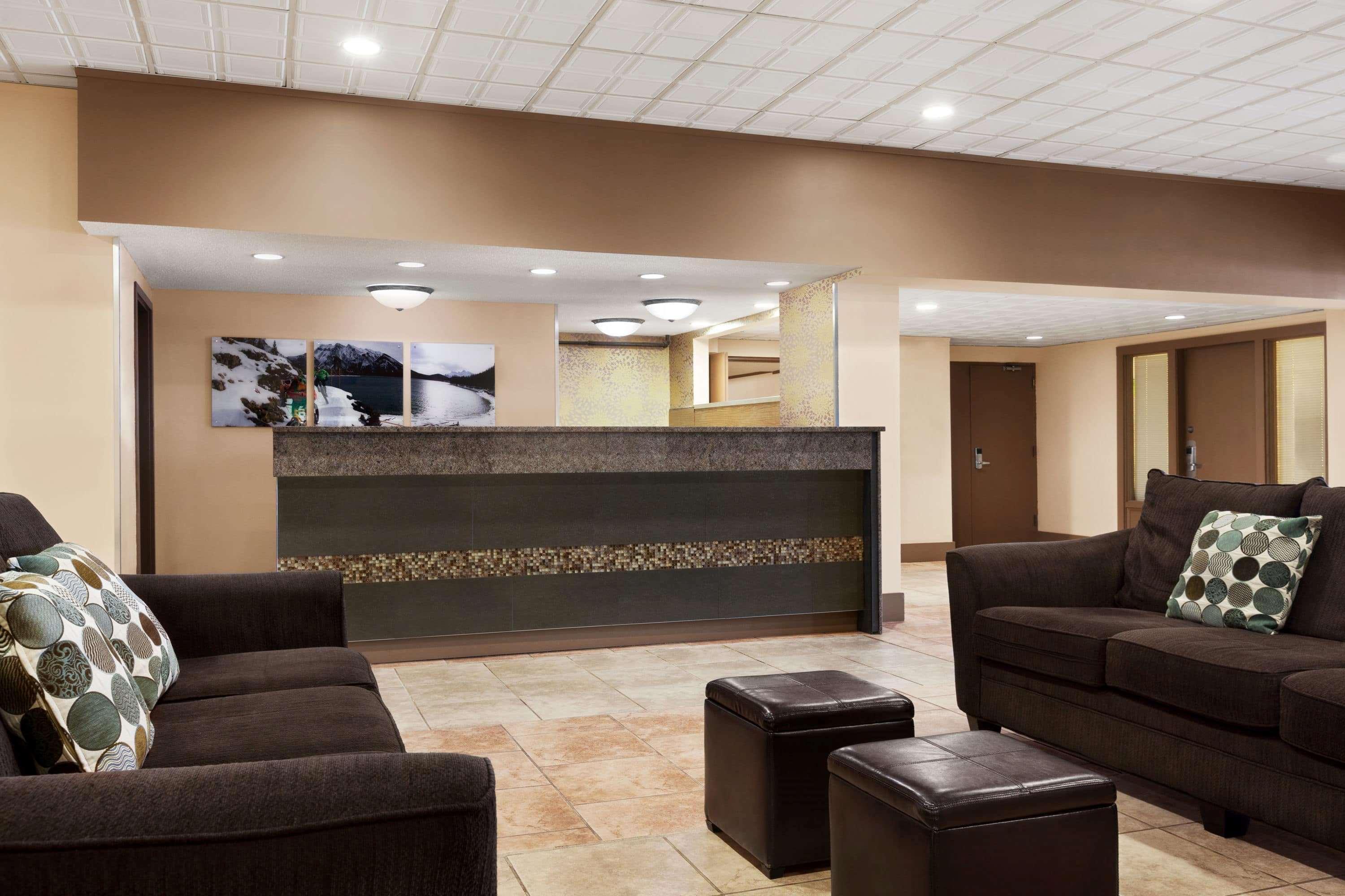 ווייטהורס Quality Inn & Suites מראה חיצוני תמונה
