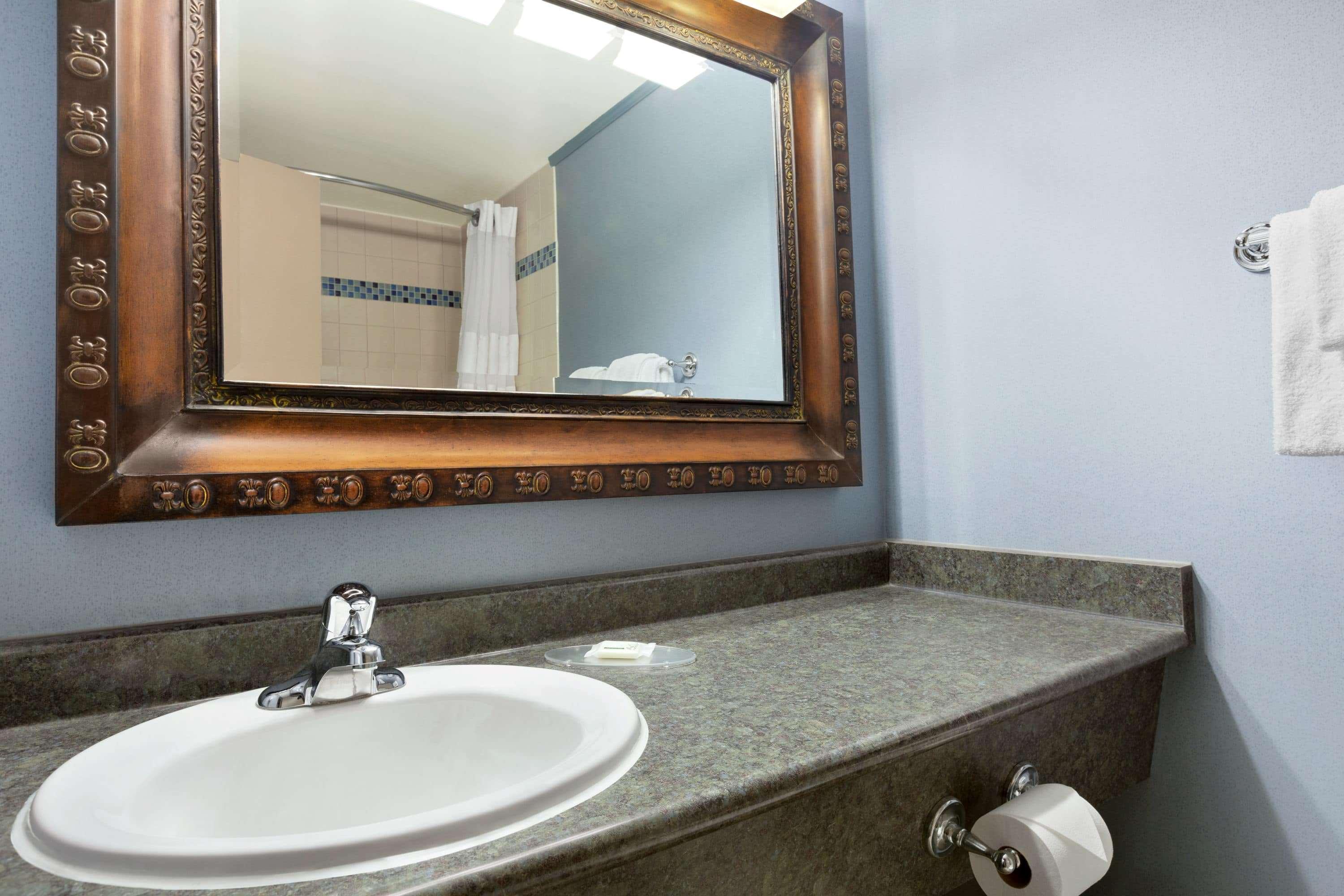 ווייטהורס Quality Inn & Suites מראה חיצוני תמונה