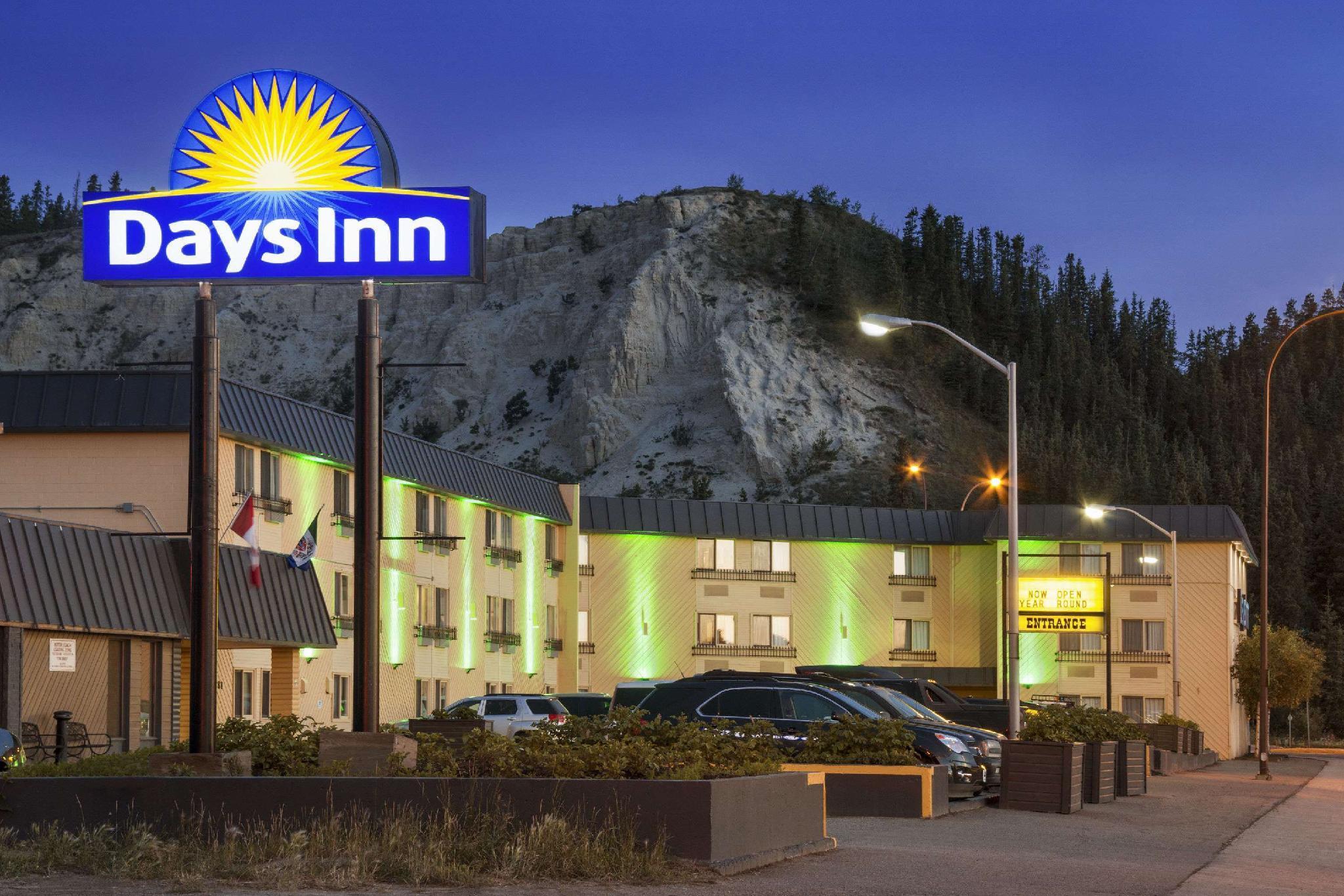 ווייטהורס Quality Inn & Suites מראה חיצוני תמונה