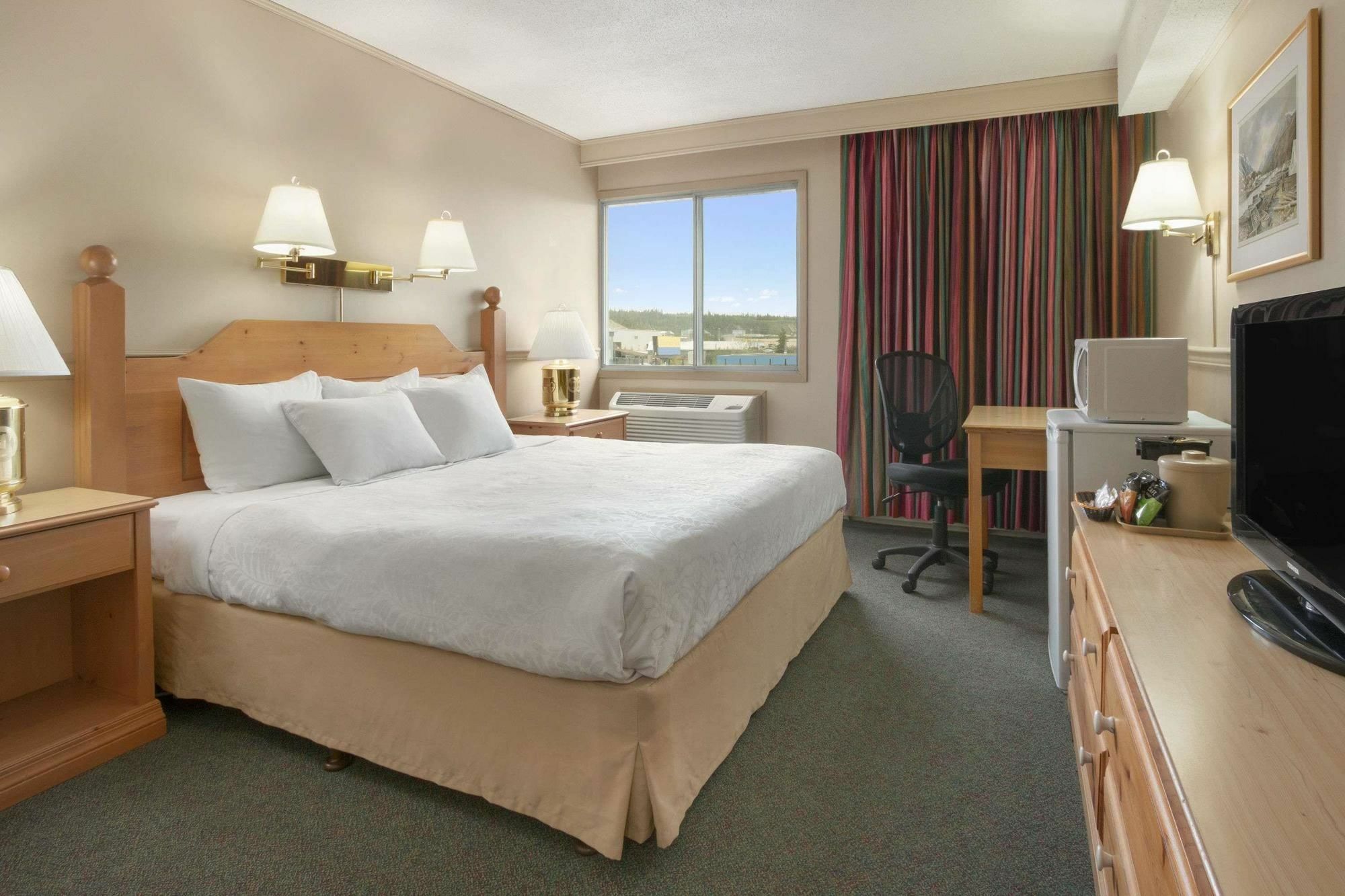 ווייטהורס Quality Inn & Suites מראה חיצוני תמונה